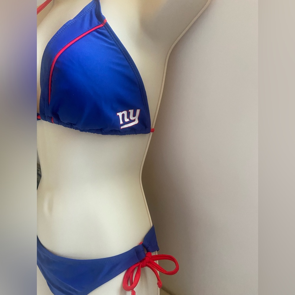 NY GIANTS Bikini From Fanatics Official NFL Apparel. Top is M, Bottoms are S